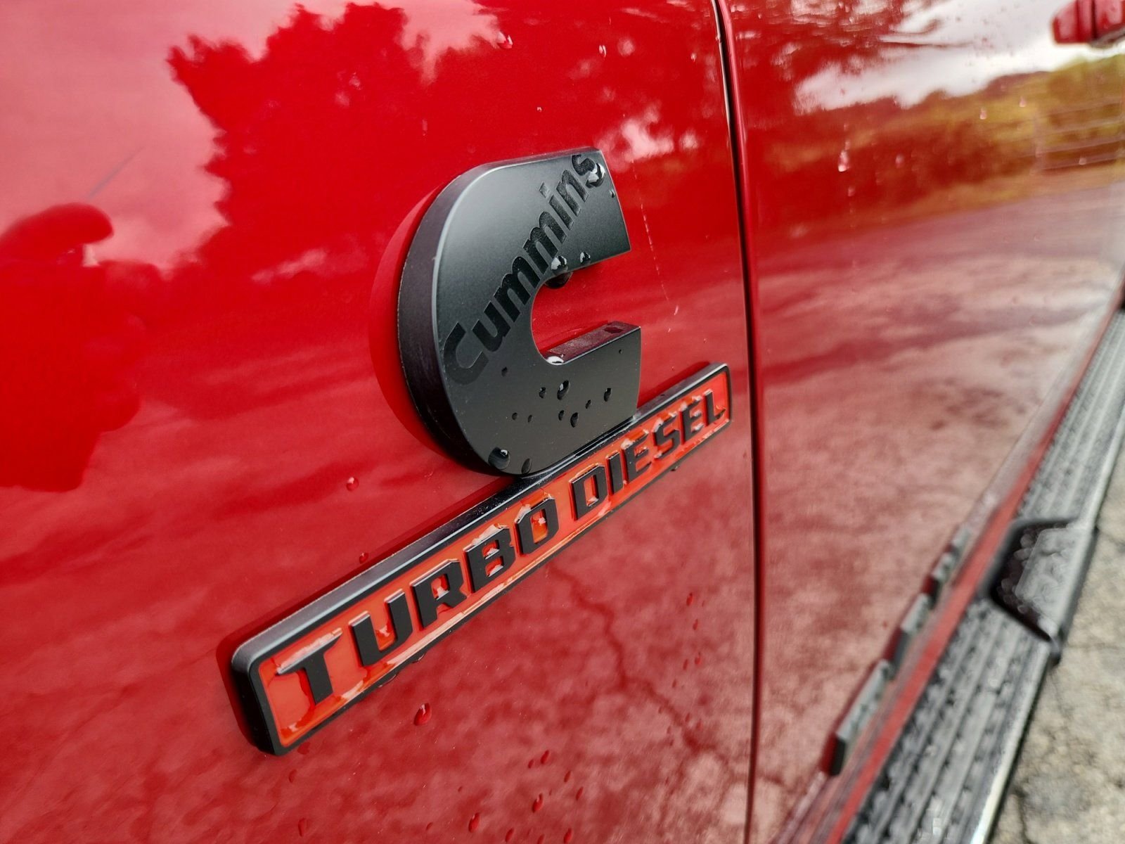 New 2026 Molten Red Pearl-Coat Exterior Paint RAM Laramie image 11