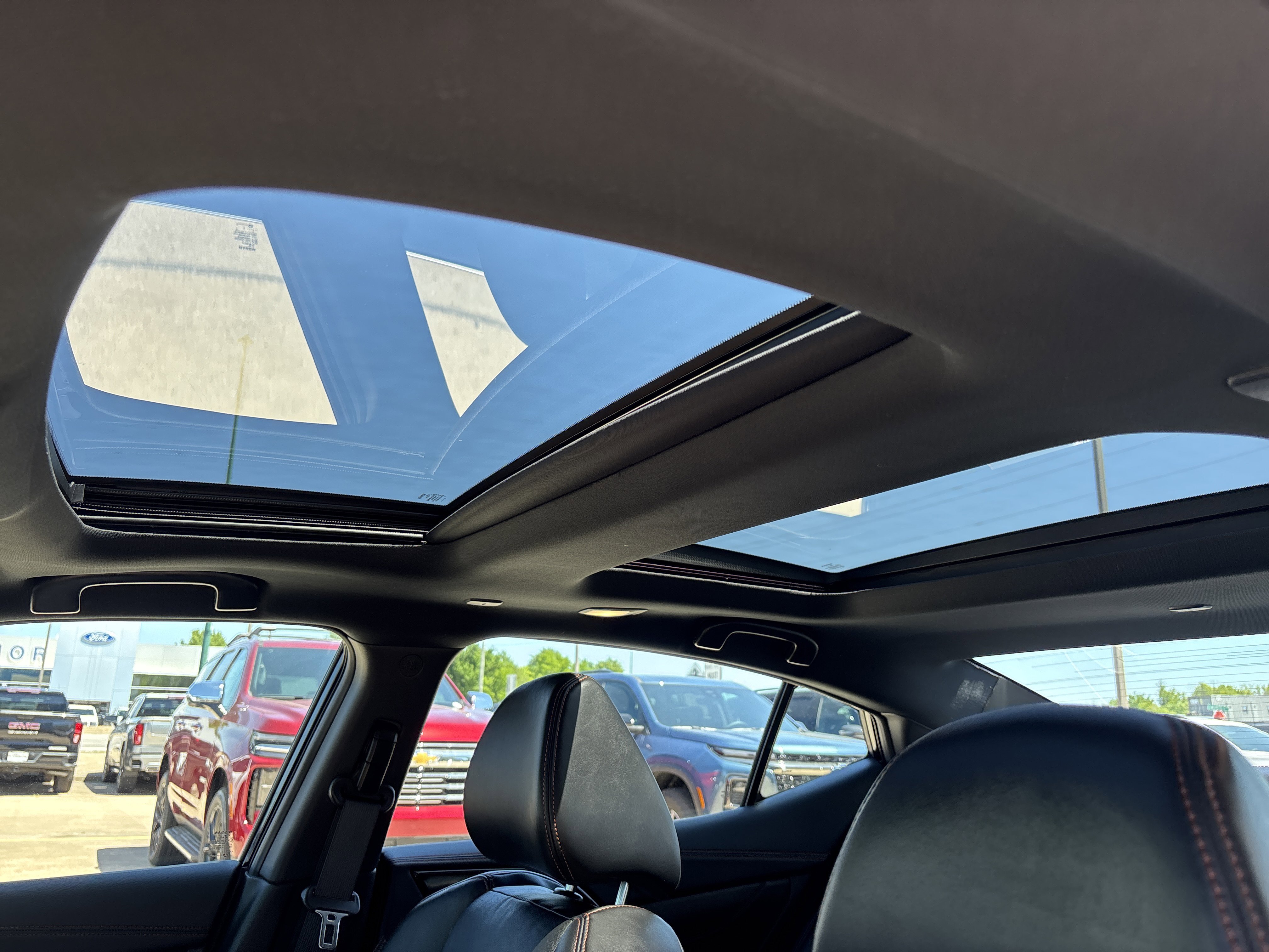 Used 2023 Black Nissan SR image 17