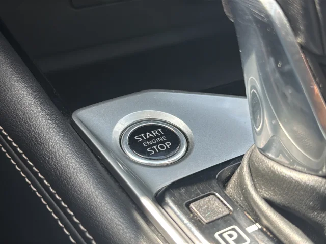 Used 2021 Black Nissan 2.5 Platinum image 30