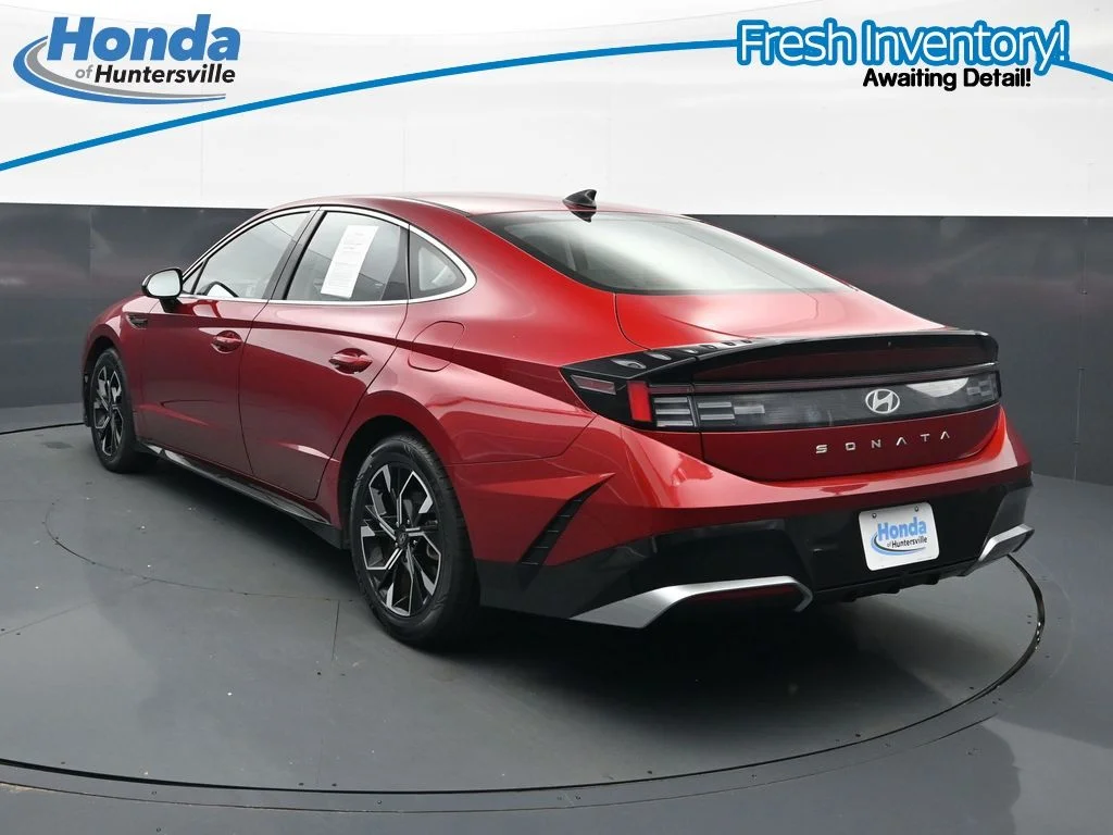 Used 2025 Red Hyundai SEL image 7