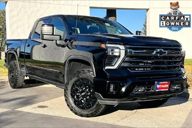 Used 2024 Black Chevrolet High Country image 2