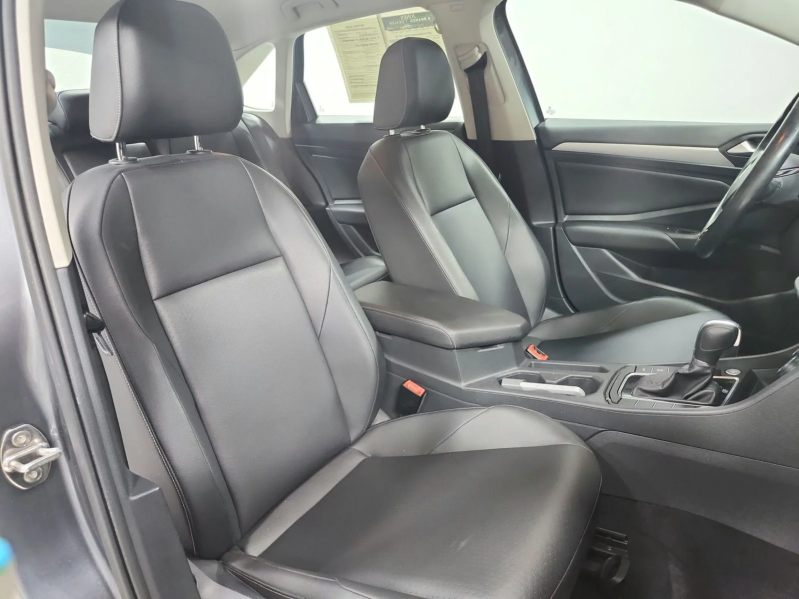 Used 2019 Gray Volkswagen 1.4T SE image 38