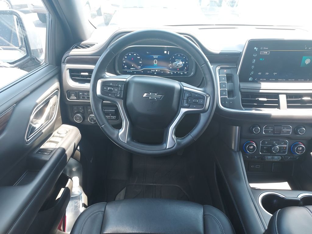 Used 2023 Gray Chevrolet Z71 image 16