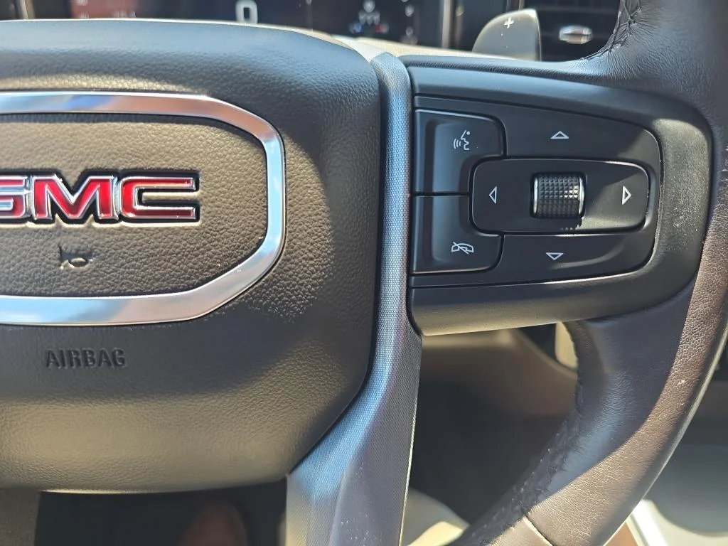 Used 2022  GMC SLT image 21