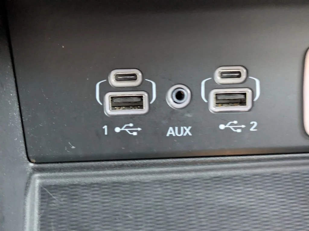 Used 2022 White Jeep Overland 4xe image 26