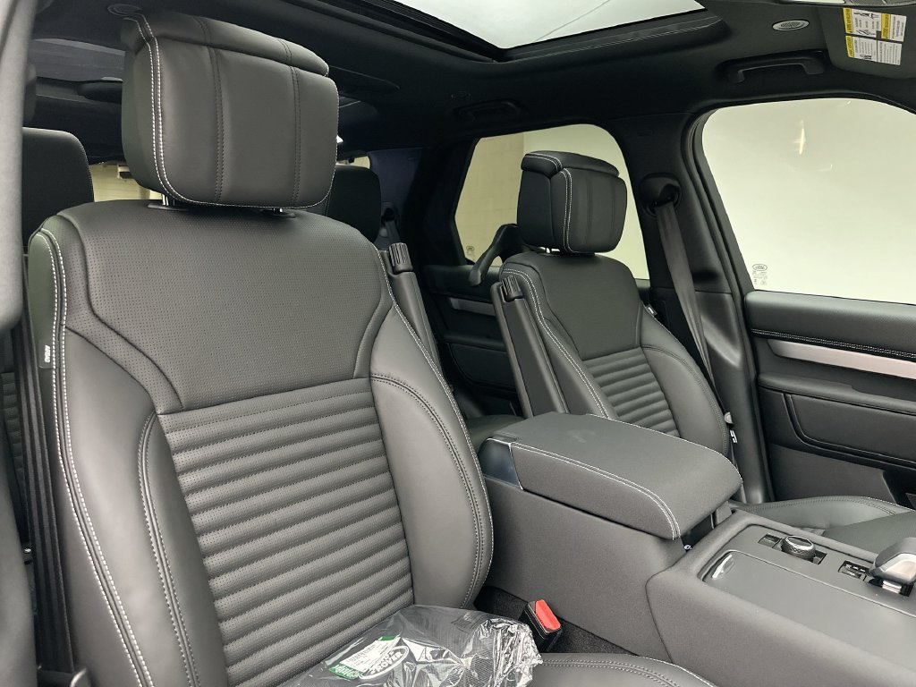 New 2026 Sedona Red Metallic Land Rover Gemini Edition image 6