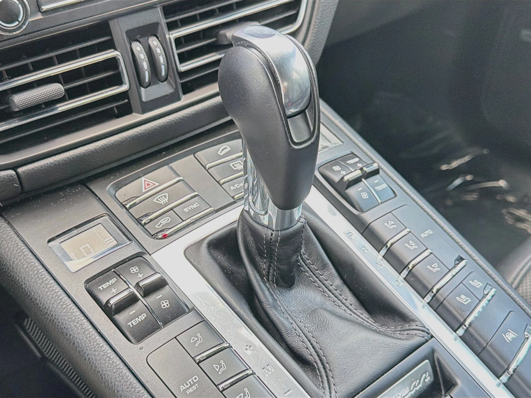 Used 2019 Blue Porsche Base image 28