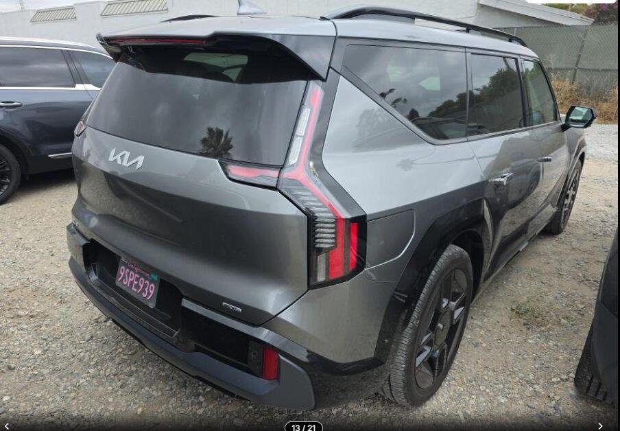 Used 2025 Pebble Gray Kia GT-Line image 4