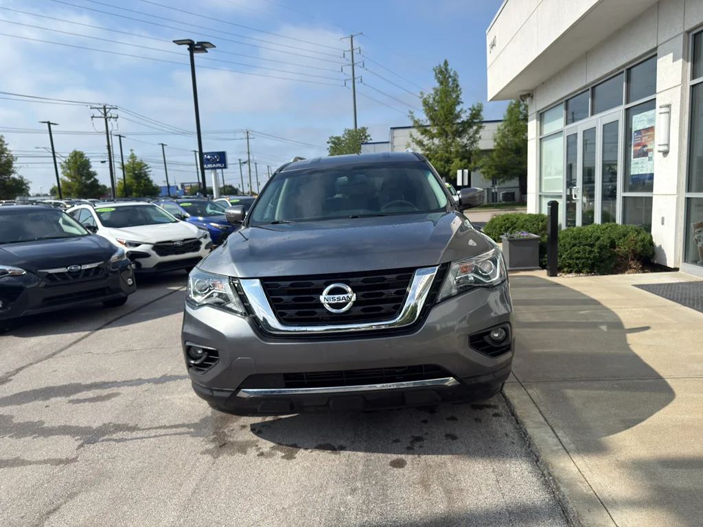Used 2017 Gray Nissan SV image 8