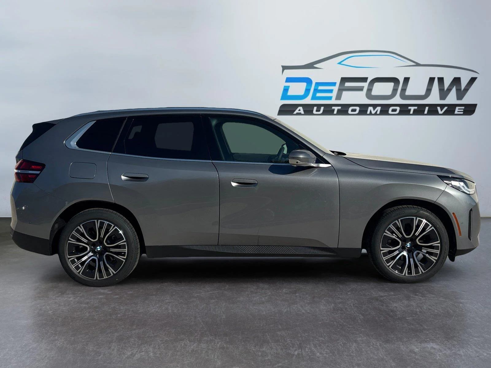 New 2026 Skyscraper Grey Metallic BMW 30 xDrive image 2