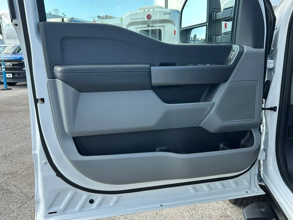 Used 2026 Oxford White Ford XLT image 37
