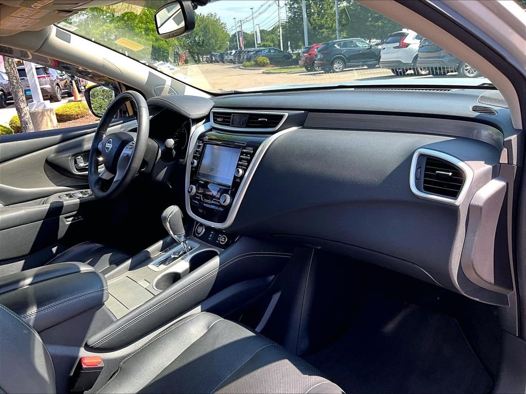 Used 2017 Silver Nissan SL image 14