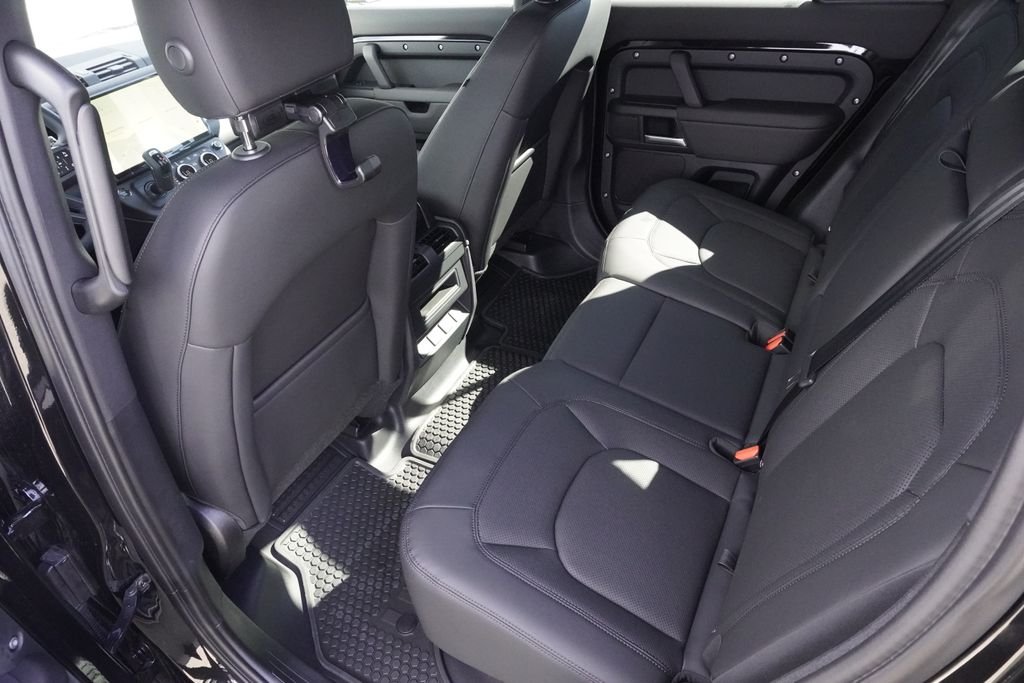 New 2026 Santorini Black Land Rover S image 29