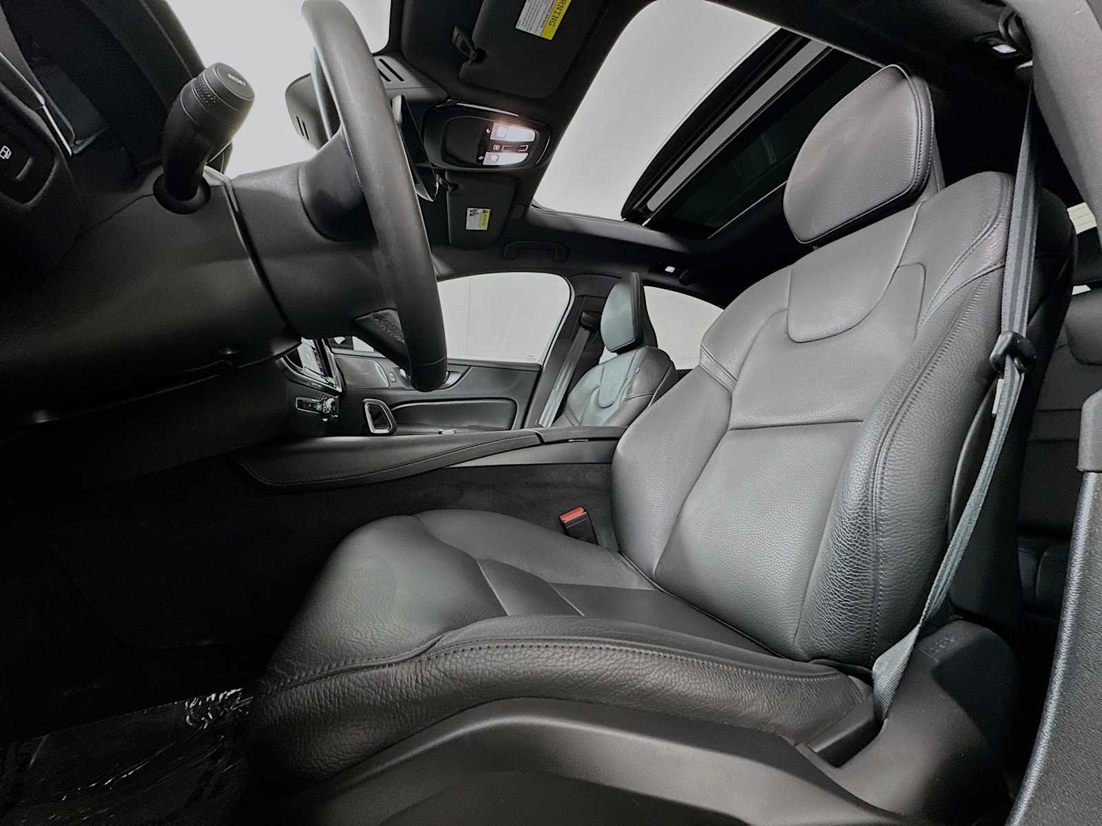 Certified Used 2023 Onyx Black Volvo Plus image 19