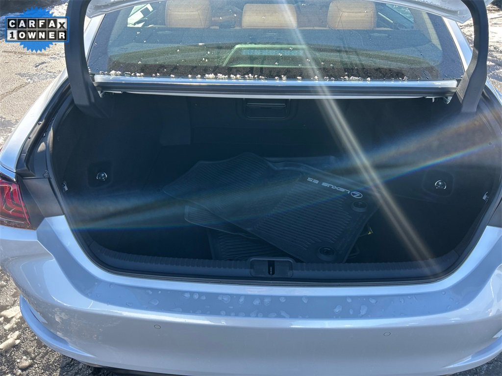 2025 LEXUS ES - Image 32