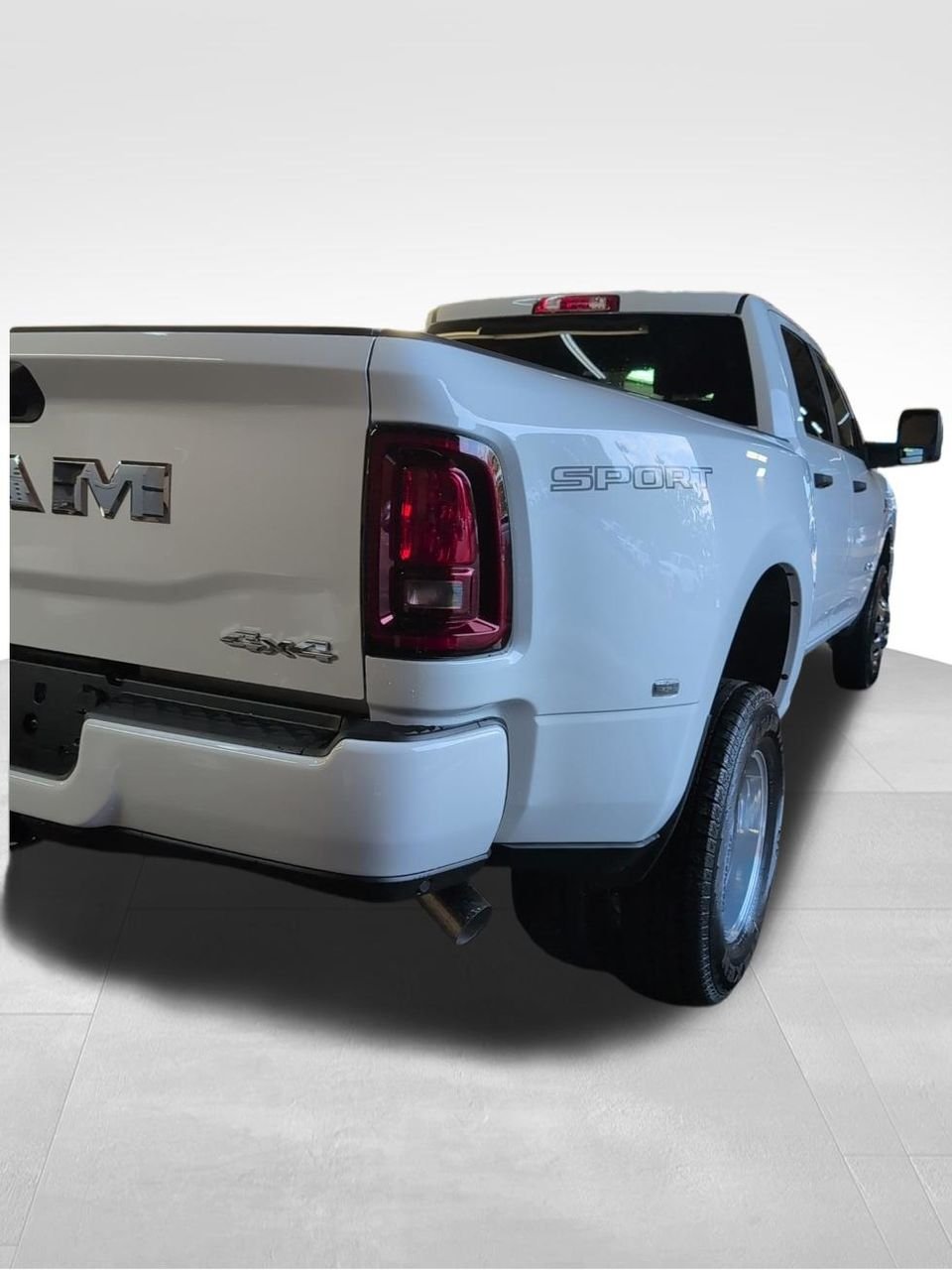 New 2027 Bright White Clear-Coat Exterior Paint RAM Big Horn image 8