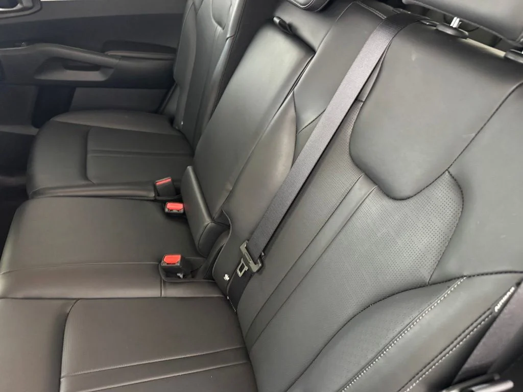 Used 2025 Silver Kia S image 25