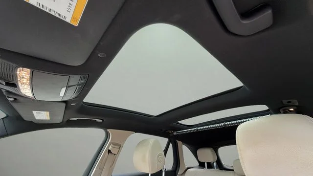 Used 2021  Mercedes-Benz GLC 300 image 18
