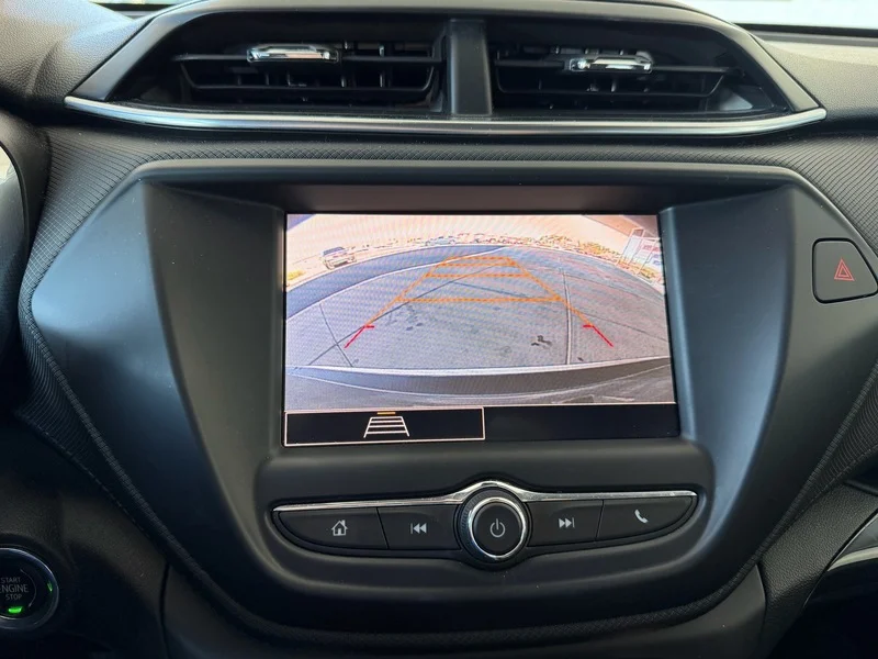Used 2023 SUMMIT WHITE Chevrolet LT image 11