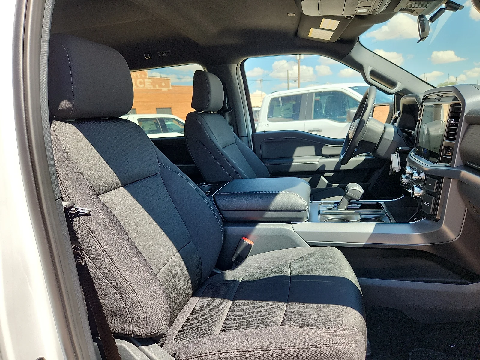 New 2026 Oxford White Ford XLT image 20