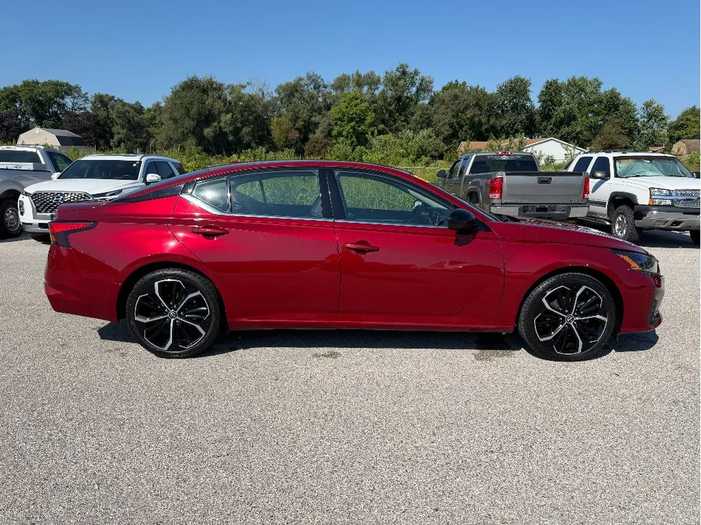 Used 2024 Scarlet Ember Nissan 2.5 SR image 5