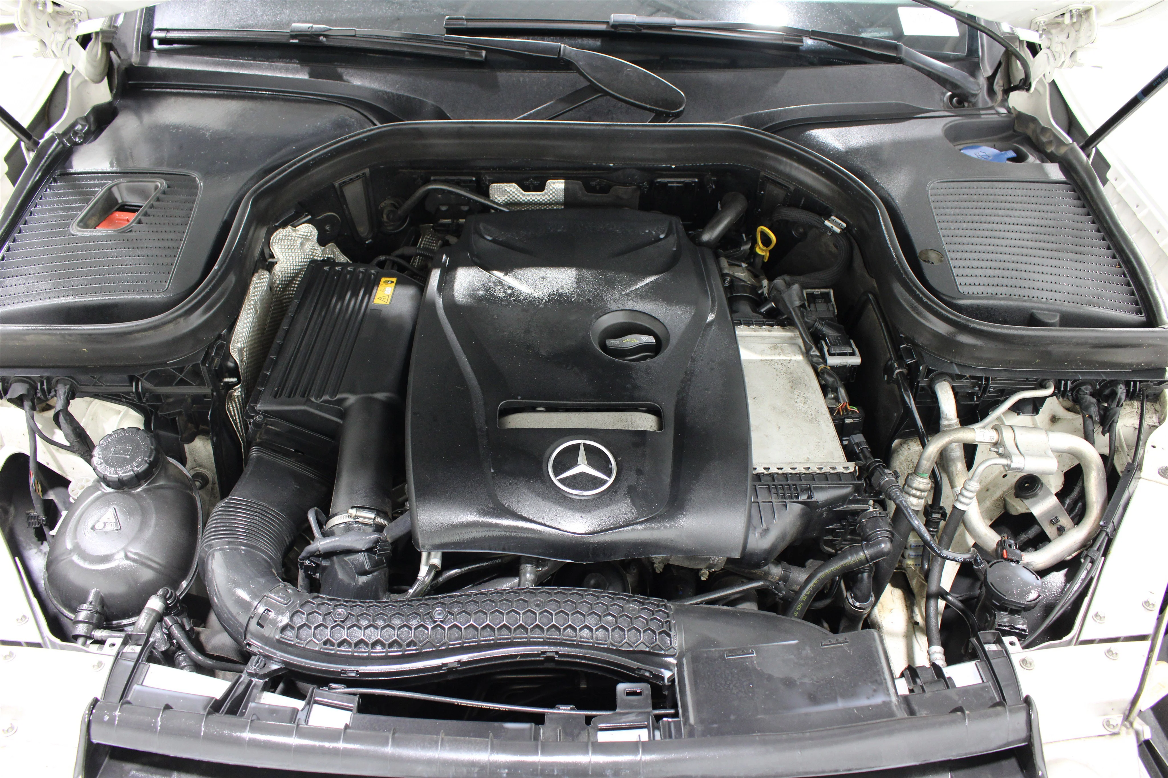Used 2019 Polar White Mercedes-Benz GLC 300 image 41