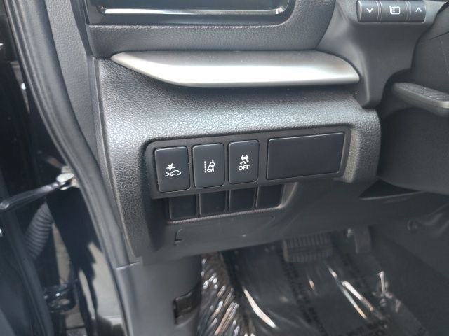 Used 2024 Black Mitsubishi LE image 13