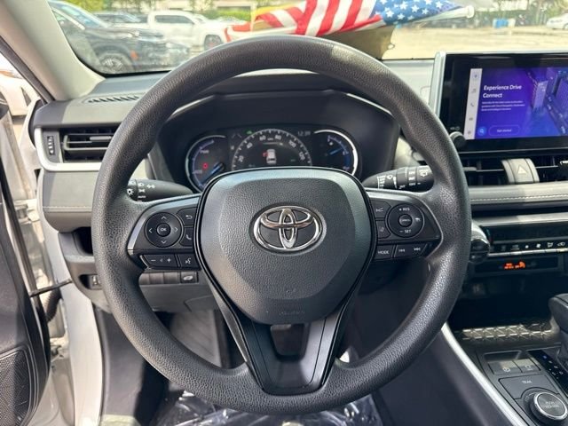 2023 Toyota RAV4 XLE - Photo 17