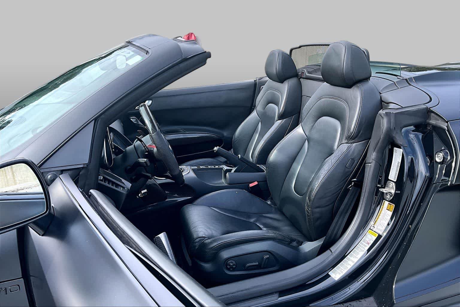 Pre-Owned 2011 Audi R8 5.2L