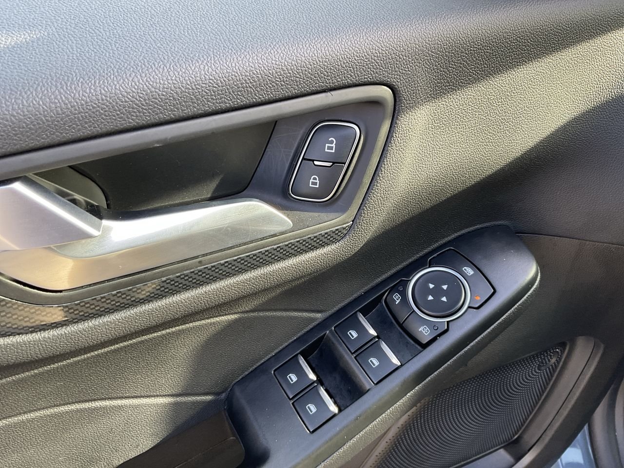 2026 Ford Escape ST-Line - Photo 13