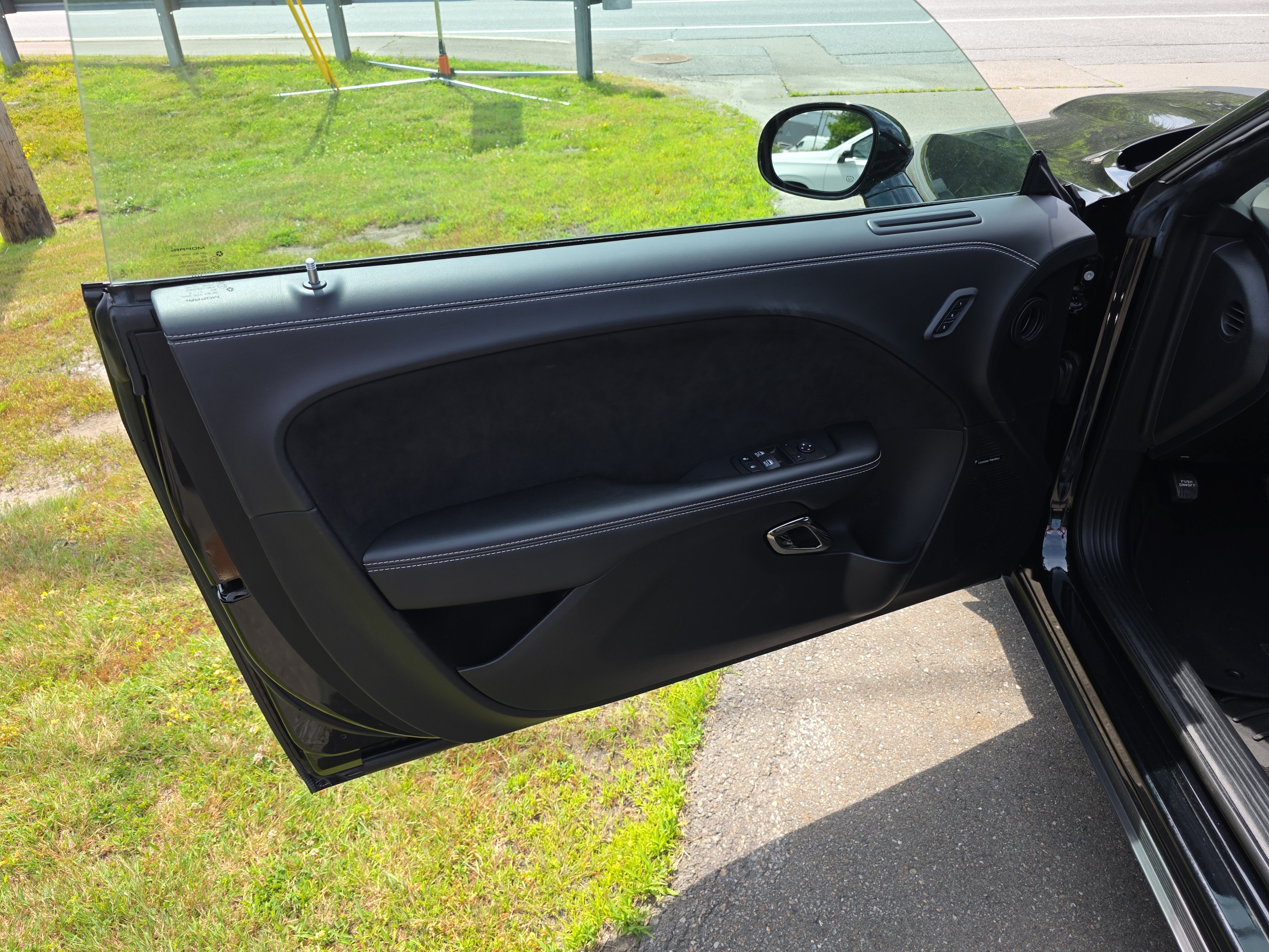 Used 2023 Pitch Black Clearcoat Dodge SRT Hellcat Jailbreak image 9