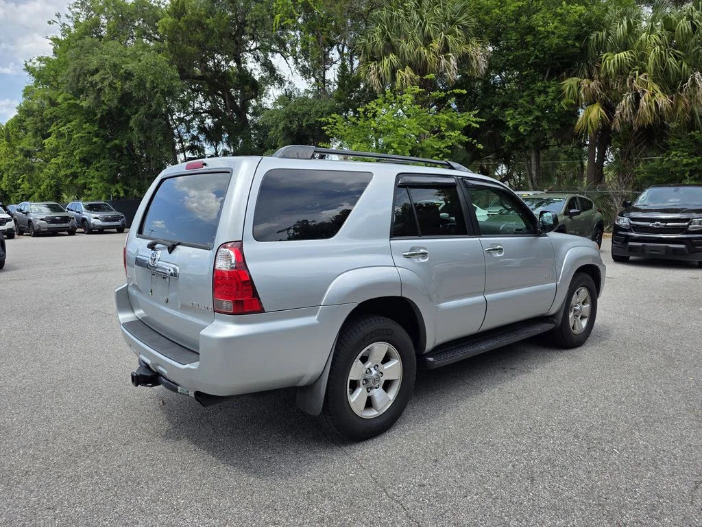 Used 2008 Silver Toyota SR5 image 3