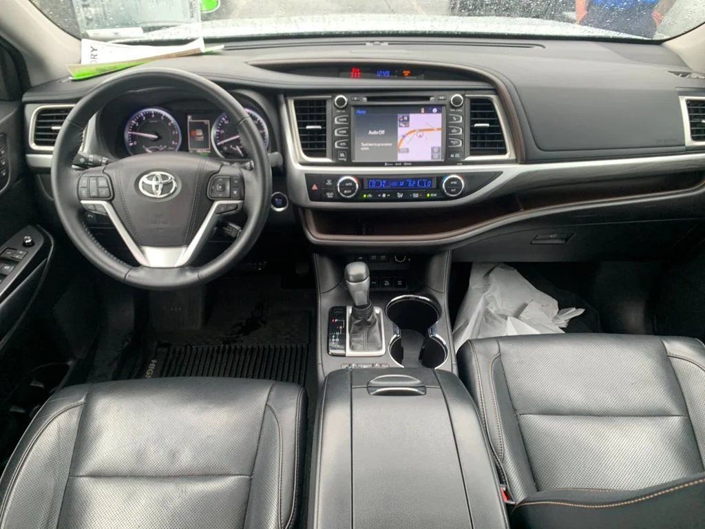 Used 2018 Silver Toyota Limited image 16