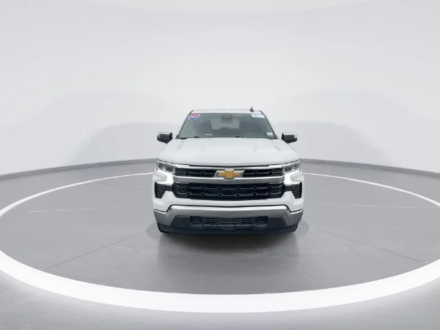 Used 2022 White Chevrolet LT image 2