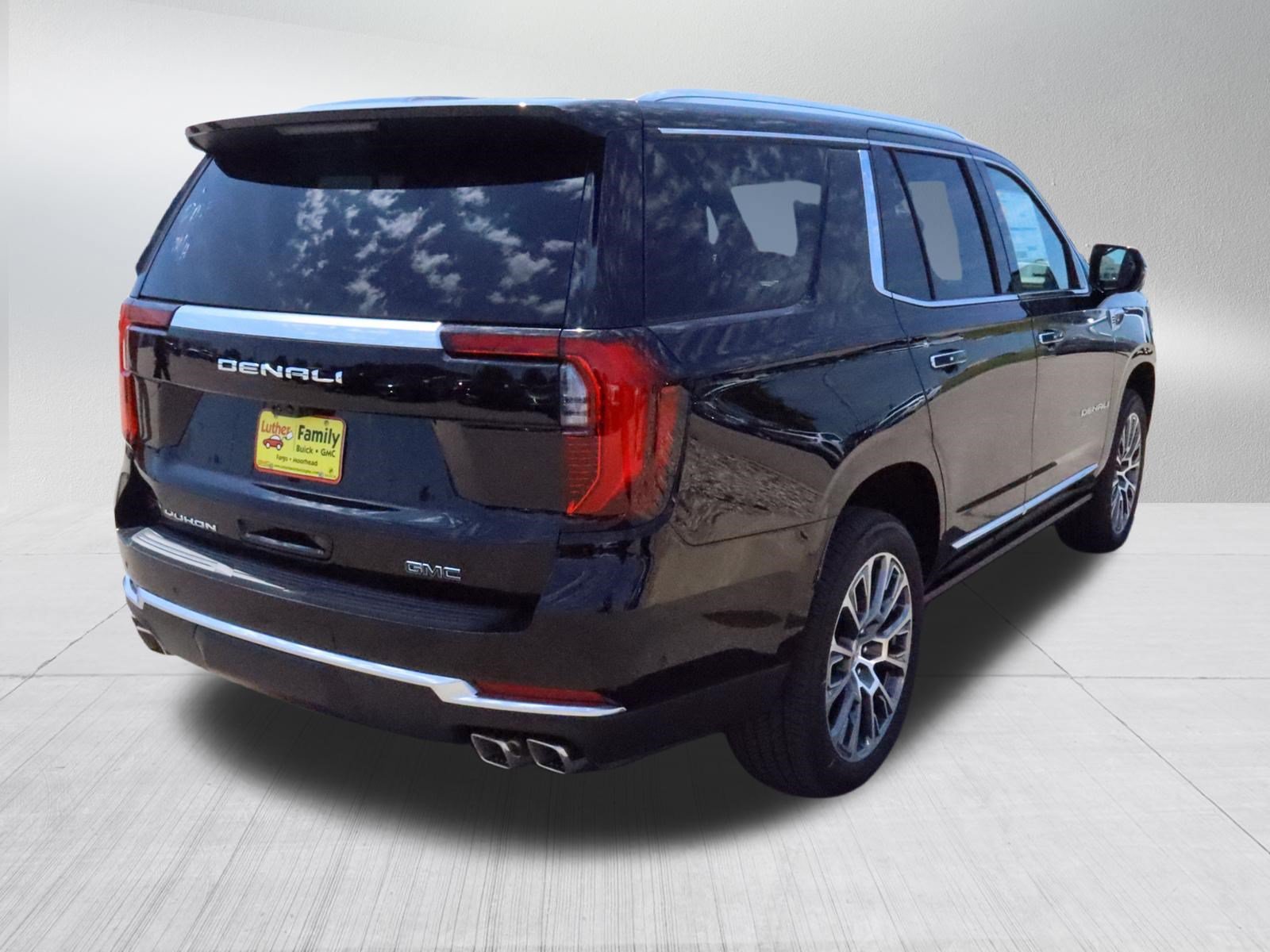 2026 GMC Yukon Denali - Photo 7