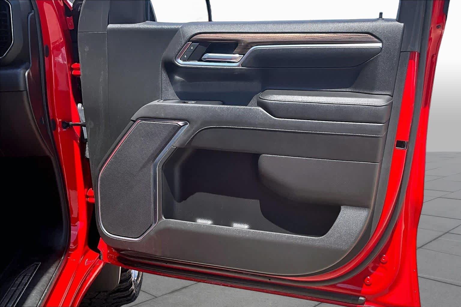 Used 2022 Red Chevrolet LT image 22