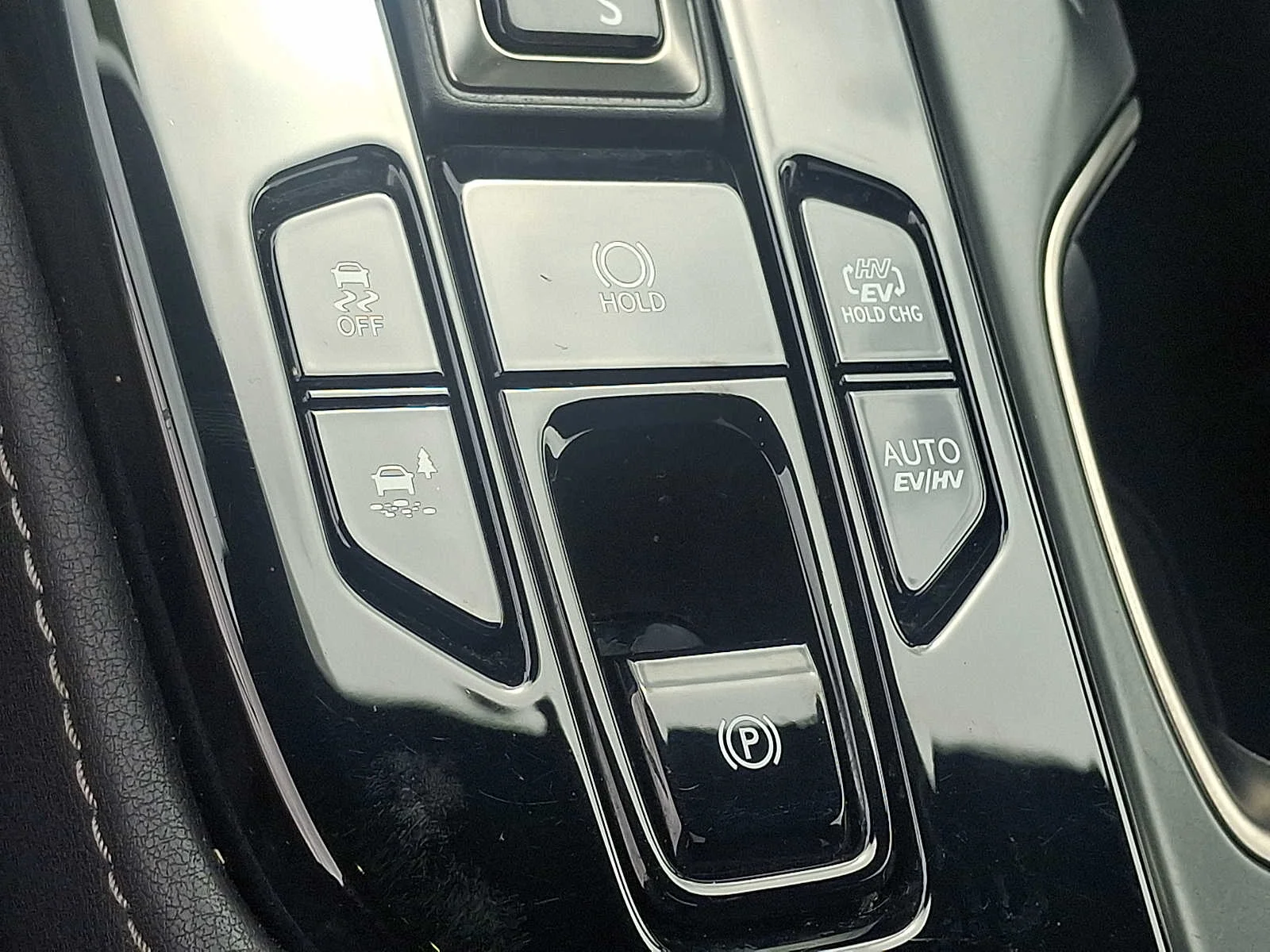 Used 2024  Lexus NX 450h+ F SPORT Handling image 24