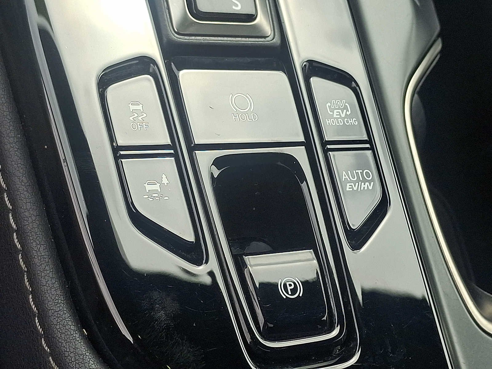 Used 2024 Atomic Silver Lexus F SPORT Handling image 24