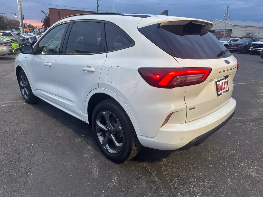 Used 2024 White Metallic Ford ST-Line image 12