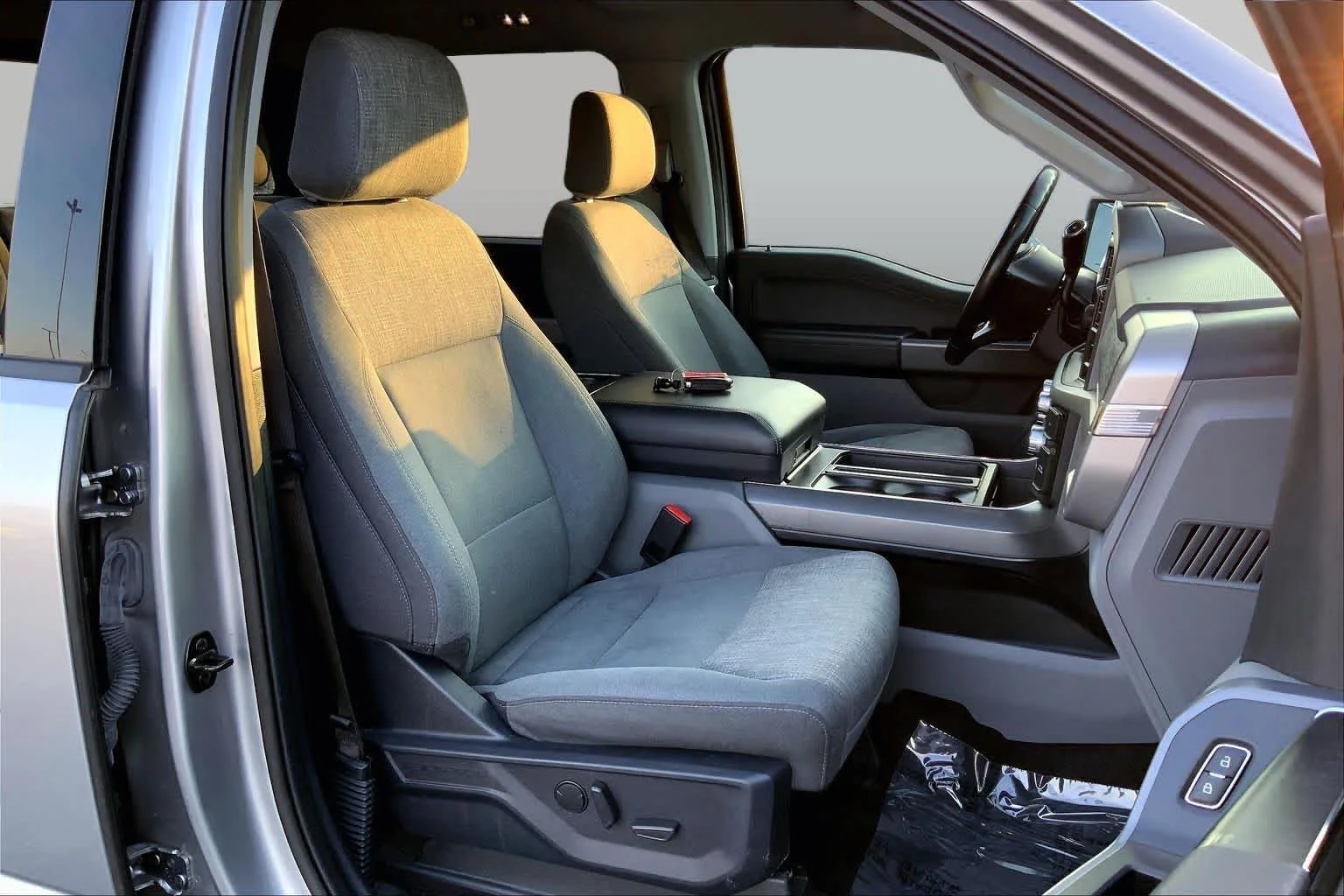 Used 2022 Iconic Silver Metallic Ford XLT image 9