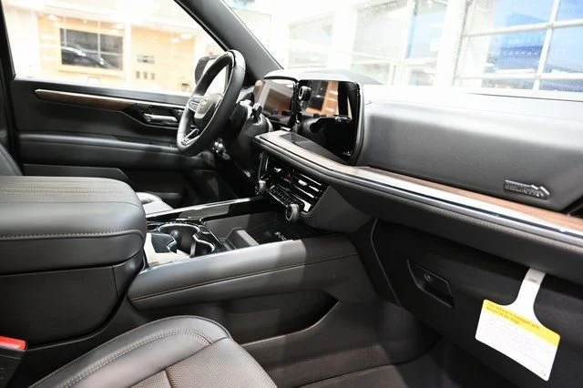 2026 Chevrolet Suburban High Country - Photo 17