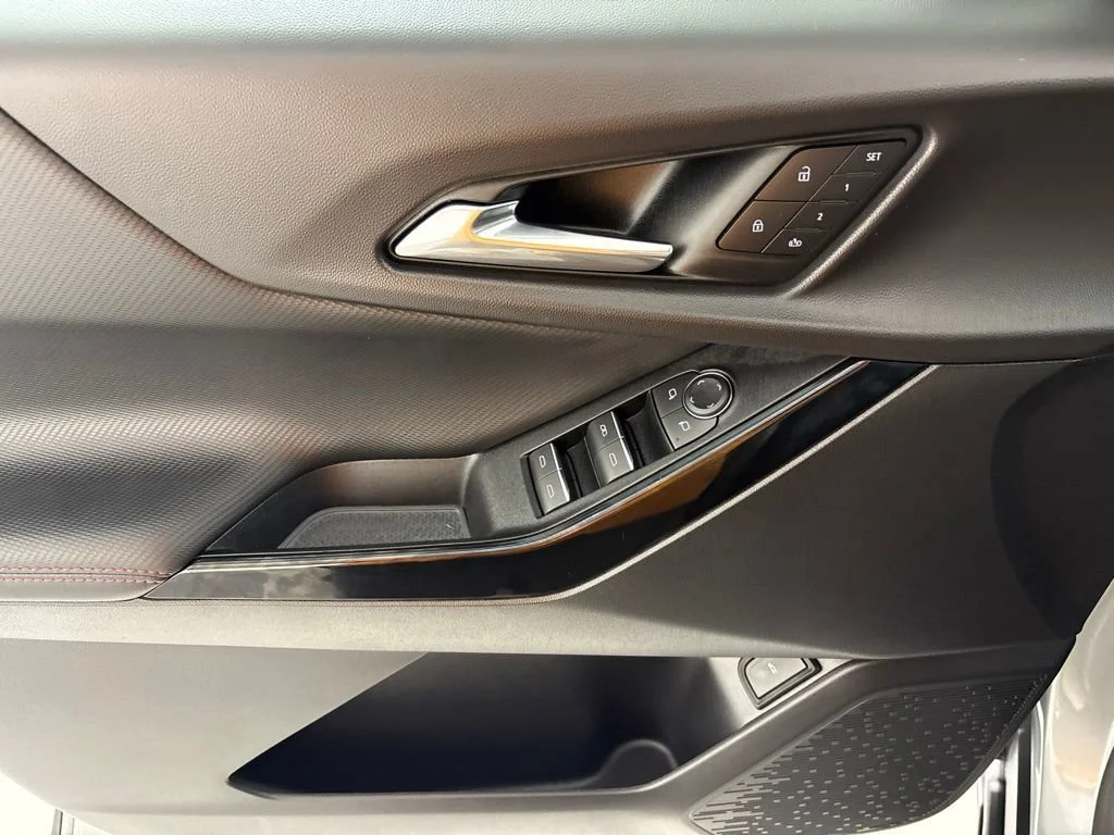 2027 Chevrolet Equinox RS - Photo 27