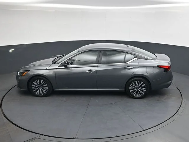2025 Nissan Altima SV - Photo 27
