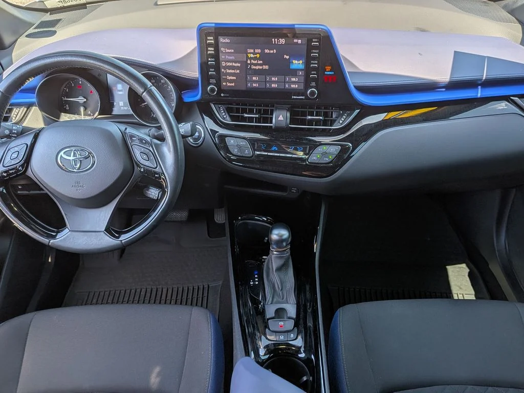 Used 2021 White Toyota XLE image 18