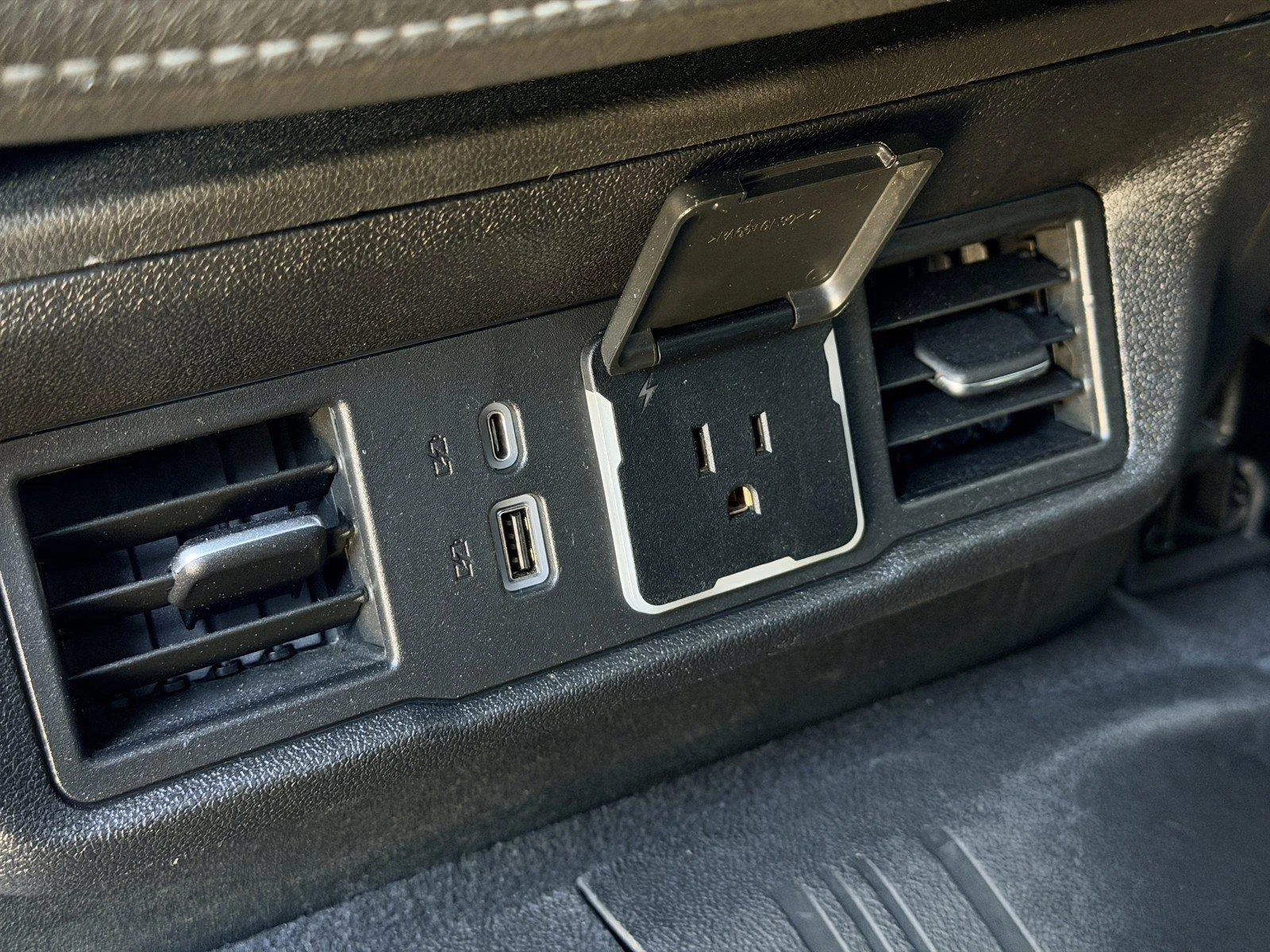 Used 2022 Summit White GMC Elevation image 16