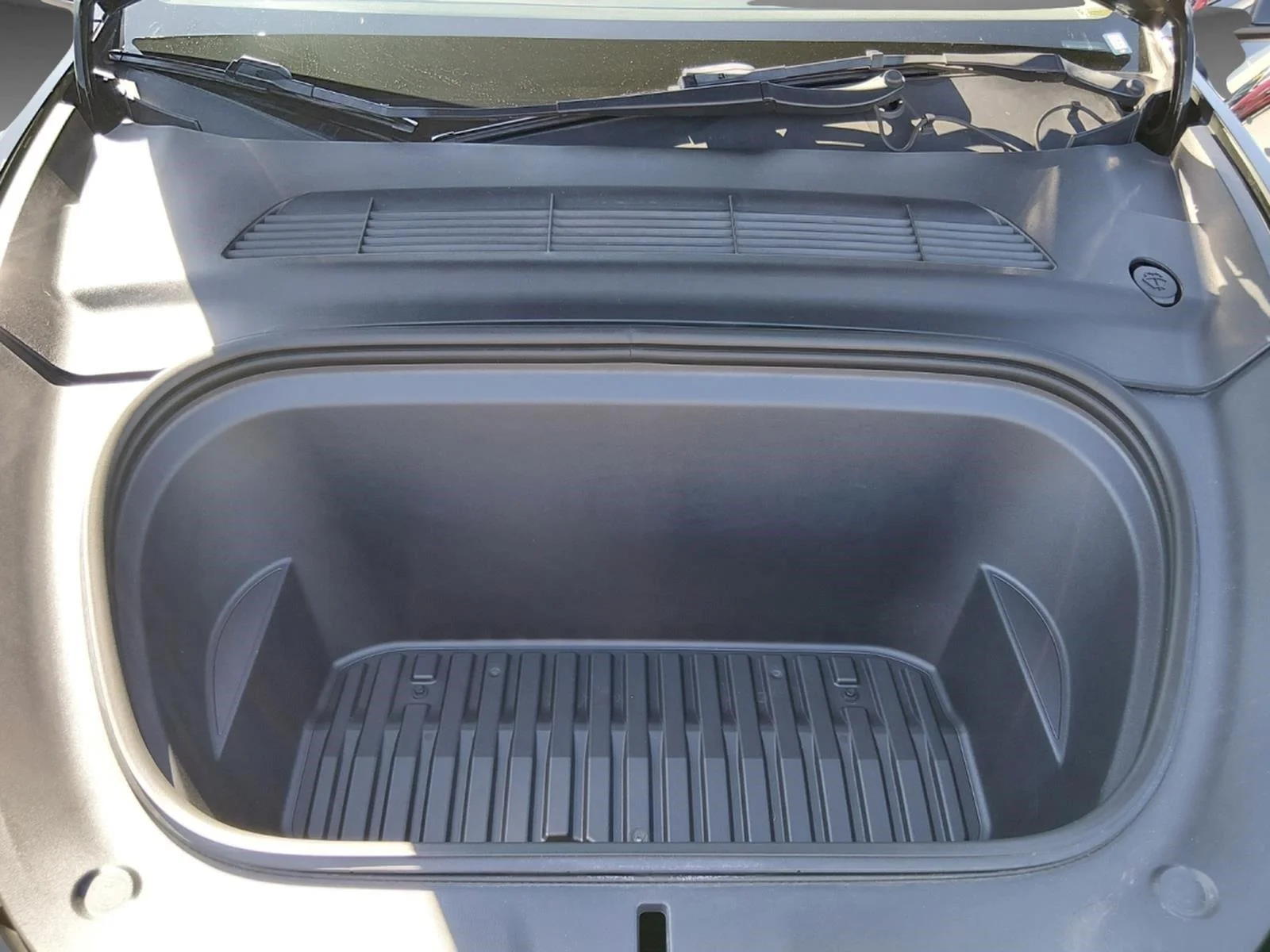 Used 2023  Tesla Long Range image 14