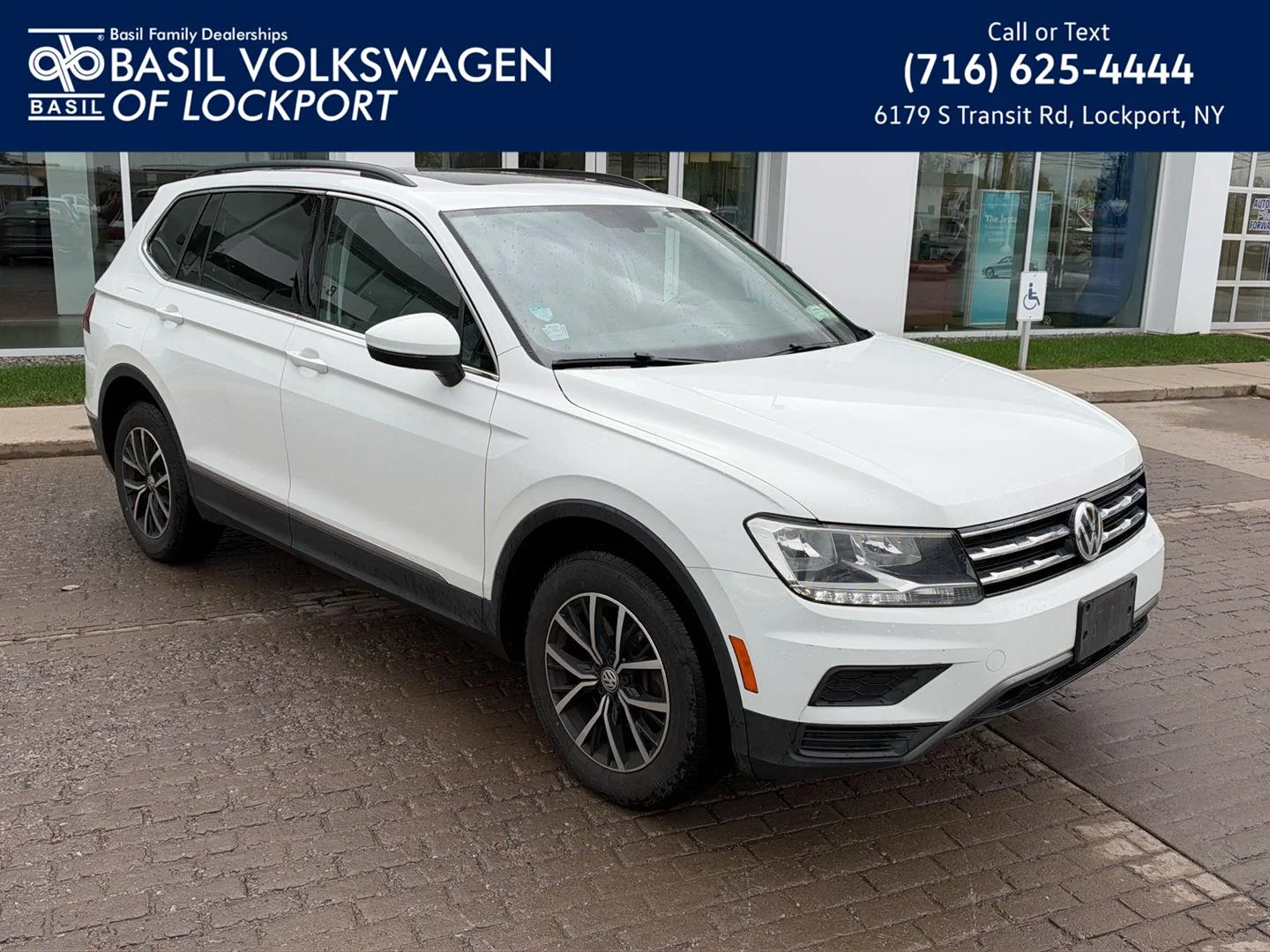 Used 2021 Pure White Volkswagen SE image 1