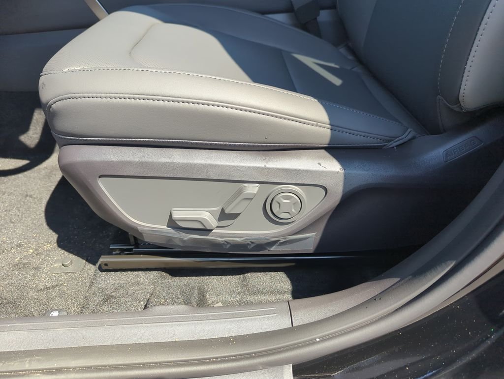 New 2027 Aurora Black Pearl Kia EX image 13