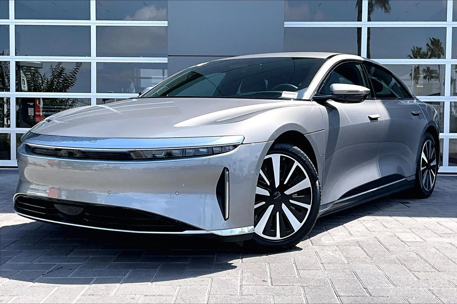 2024 Lucid Air Touring's photo