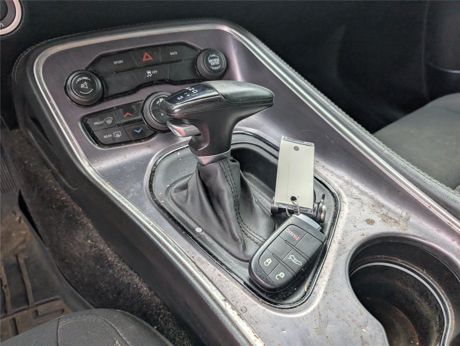 Used 2016 Pitch Black Clearcoat Dodge SXT image 15